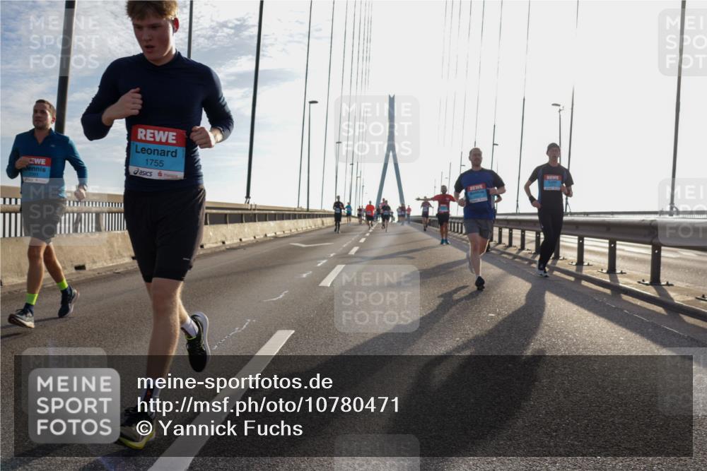 03.10.2026 - Köhlbrandbrückenlauf Yannick Fuchs http://msf.ph/oto/10780471 03.10.2026 09:26:07 Position 1 1755 meine-sportfotos.de