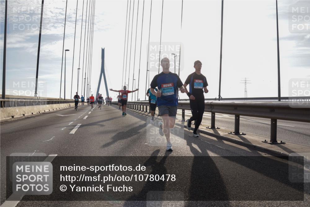 03.10.2026 - Köhlbrandbrückenlauf Yannick Fuchs http://msf.ph/oto/10780478 03.10.2026 09:26:08 Position 1 2427 meine-sportfotos.de