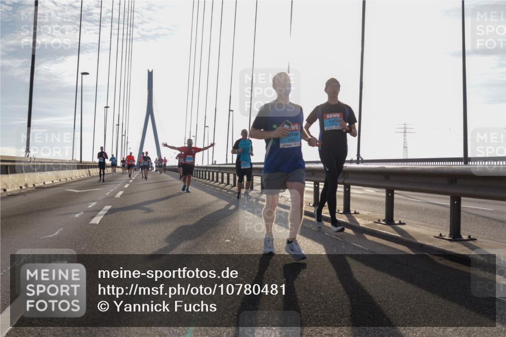 03.10.2026 - Köhlbrandbrückenlauf Yannick Fuchs http://msf.ph/oto/10780481 03.10.2026 09:26:08 Position 1  meine-sportfotos.de