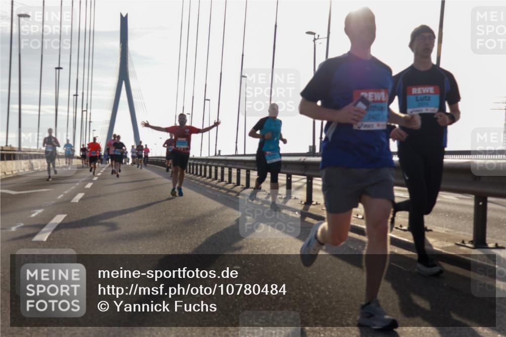 03.10.2026 - Köhlbrandbrückenlauf Yannick Fuchs http://msf.ph/oto/10780484 03.10.2026 09:26:08 Position 1 2427 meine-sportfotos.de