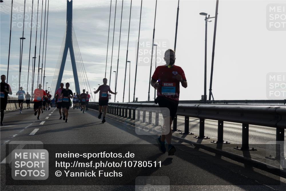 03.10.2026 - Köhlbrandbrückenlauf Yannick Fuchs http://msf.ph/oto/10780511 03.10.2026 09:26:10 Position 1 1325 meine-sportfotos.de