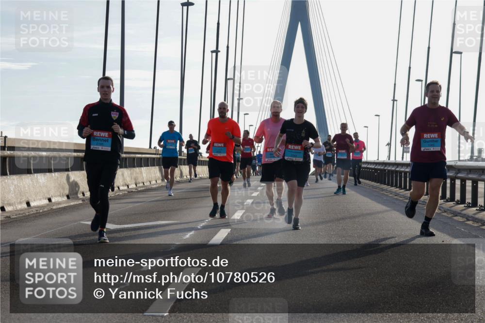 03.10.2026 - Köhlbrandbrückenlauf Yannick Fuchs http://msf.ph/oto/10780526 03.10.2026 09:26:12 Position 1 0125, 2185, 42, 195, 1065 meine-sportfotos.de