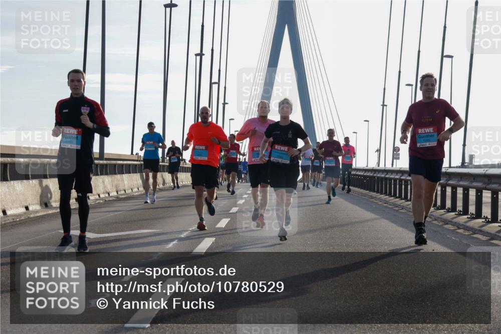 03.10.2026 - Köhlbrandbrückenlauf Yannick Fuchs http://msf.ph/oto/10780529 03.10.2026 09:26:12 Position 1 2185, 42, 195, 1065 meine-sportfotos.de