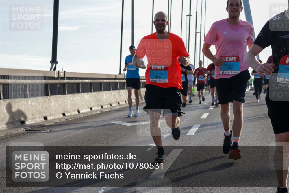 03.10.2026 - Köhlbrandbrückenlauf Yannick Fuchs http://msf.ph/oto/10780531 03.10.2026 09:26:15 Position 1 3856, 3786 meine-sportfotos.de