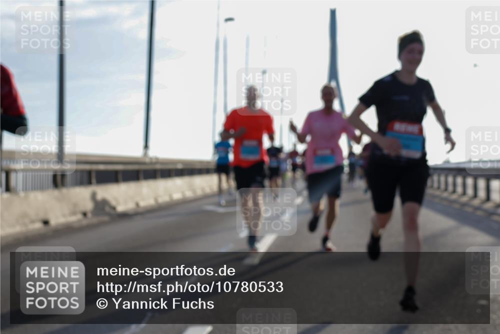 03.10.2026 - Köhlbrandbrückenlauf Yannick Fuchs http://msf.ph/oto/10780533 03.10.2026 09:26:15 Position 1  meine-sportfotos.de