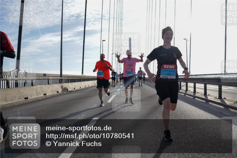 03.10.2026 - Köhlbrandbrückenlauf Yannick Fuchs http://msf.ph/oto/10780541 03.10.2026 09:26:16 Position 1 2345 meine-sportfotos.de