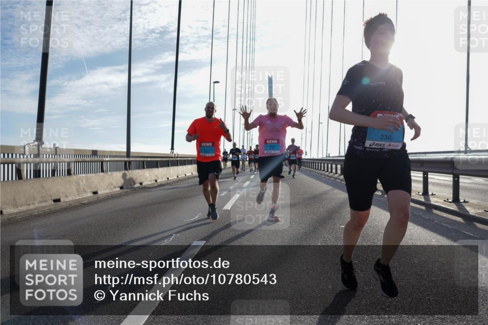 03.10.2026 - Köhlbrandbrückenlauf Yannick Fuchs http://msf.ph/oto/10780543 03.10.2026 09:26:16 Position 1 2345 meine-sportfotos.de