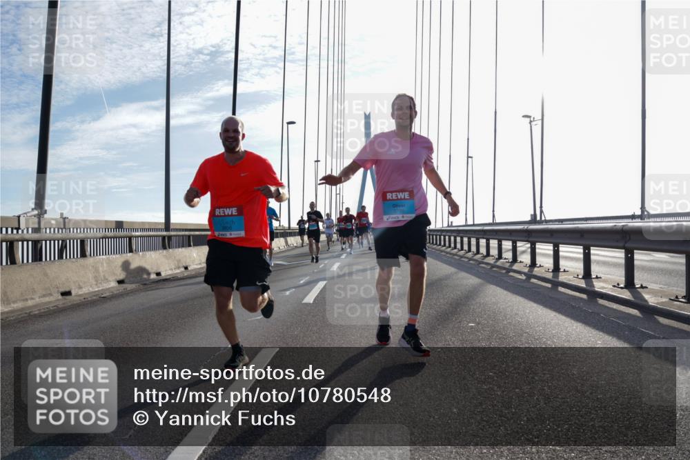 03.10.2026 - Köhlbrandbrückenlauf Yannick Fuchs http://msf.ph/oto/10780548 03.10.2026 09:26:16 Position 1 3856, 3786 meine-sportfotos.de
