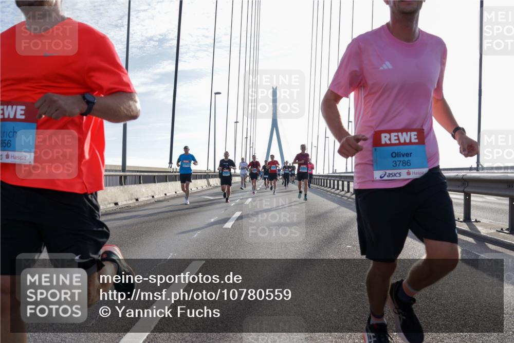 03.10.2026 - Köhlbrandbrückenlauf Yannick Fuchs http://msf.ph/oto/10780559 03.10.2026 09:26:17 Position 1 856, 3786 meine-sportfotos.de