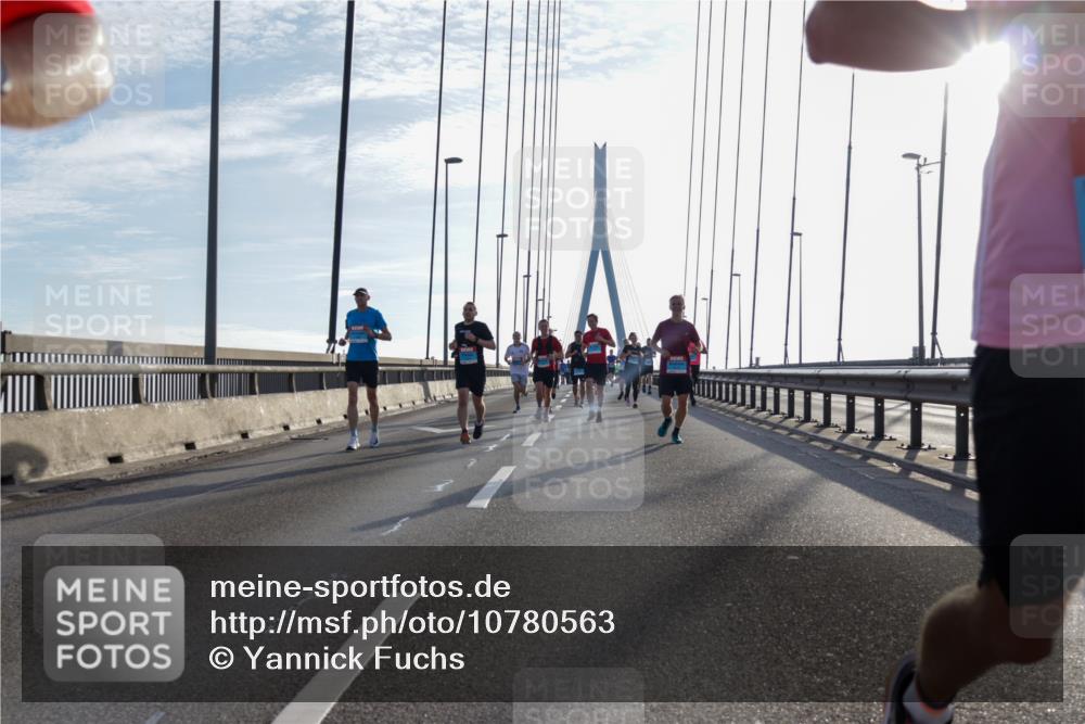 03.10.2026 - Köhlbrandbrückenlauf Yannick Fuchs http://msf.ph/oto/10780563 03.10.2026 09:26:17 Position 1  meine-sportfotos.de