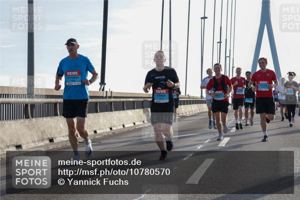 03.10.2026 - Köhlbrandbrückenlauf Yannick Fuchs http://msf.ph/oto/10780570 03.10.2026 09:26:18 Position 1 1666, 1424 meine-sportfotos.de