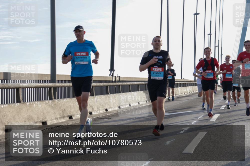 03.10.2026 - Köhlbrandbrückenlauf Yannick Fuchs http://msf.ph/oto/10780573 03.10.2026 09:26:18 Position 1 1666, 1424 meine-sportfotos.de