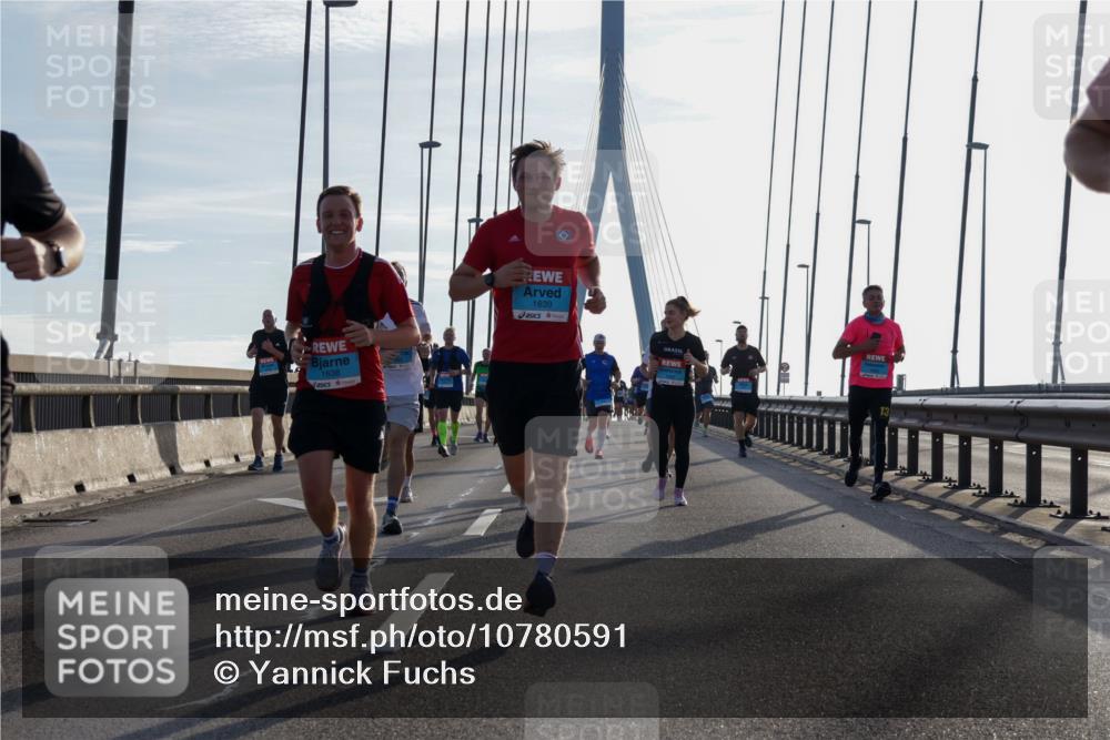 03.10.2026 - Köhlbrandbrückenlauf Yannick Fuchs http://msf.ph/oto/10780591 03.10.2026 09:26:20 Position 1 1638, 1639 meine-sportfotos.de