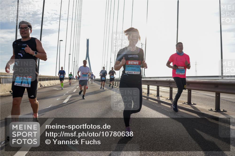 03.10.2026 - Köhlbrandbrückenlauf Yannick Fuchs http://msf.ph/oto/10780638 03.10.2026 09:26:24 Position 1 18, 1420, 1940 meine-sportfotos.de