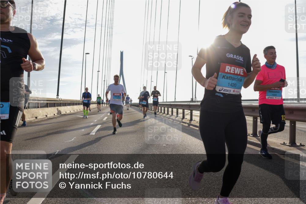 03.10.2026 - Köhlbrandbrückenlauf Yannick Fuchs http://msf.ph/oto/10780644 03.10.2026 09:26:24 Position 1 1420, 3, 1940 meine-sportfotos.de