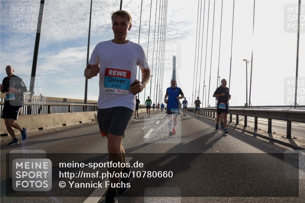 03.10.2026 - Köhlbrandbrückenlauf Yannick Fuchs http://msf.ph/oto/10780660 03.10.2026 09:26:26 Position 1 2480 meine-sportfotos.de
