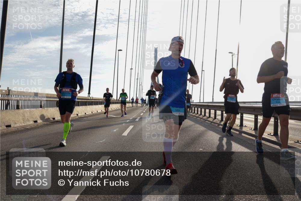 03.10.2026 - Köhlbrandbrückenlauf Yannick Fuchs http://msf.ph/oto/10780678 03.10.2026 09:26:27 Position 1 1834, 1648 meine-sportfotos.de