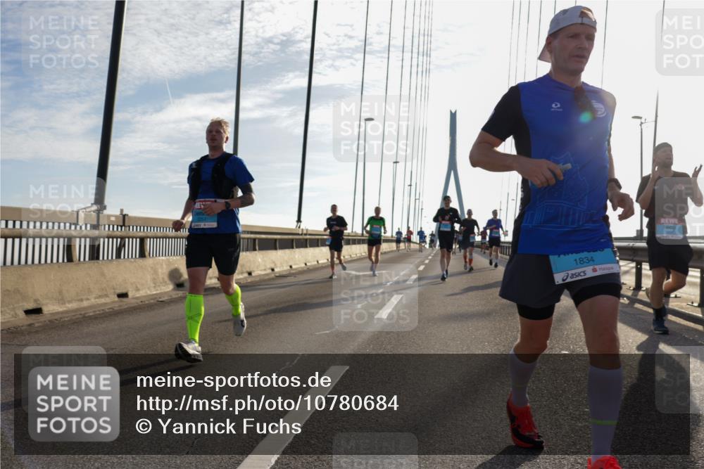 03.10.2026 - Köhlbrandbrückenlauf Yannick Fuchs http://msf.ph/oto/10780684 03.10.2026 09:26:27 Position 1 1834 meine-sportfotos.de