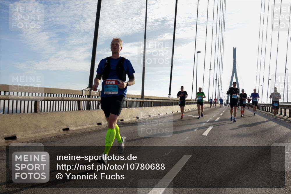 03.10.2026 - Köhlbrandbrückenlauf Yannick Fuchs http://msf.ph/oto/10780688 03.10.2026 09:26:28 Position 1 2257 meine-sportfotos.de