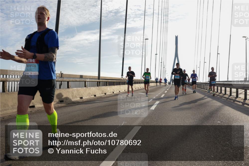 03.10.2026 - Köhlbrandbrückenlauf Yannick Fuchs http://msf.ph/oto/10780692 03.10.2026 09:26:28 Position 1 2257 meine-sportfotos.de