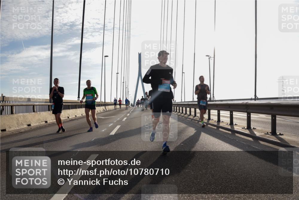 03.10.2026 - Köhlbrandbrückenlauf Yannick Fuchs http://msf.ph/oto/10780710 03.10.2026 09:26:30 Position 1  meine-sportfotos.de