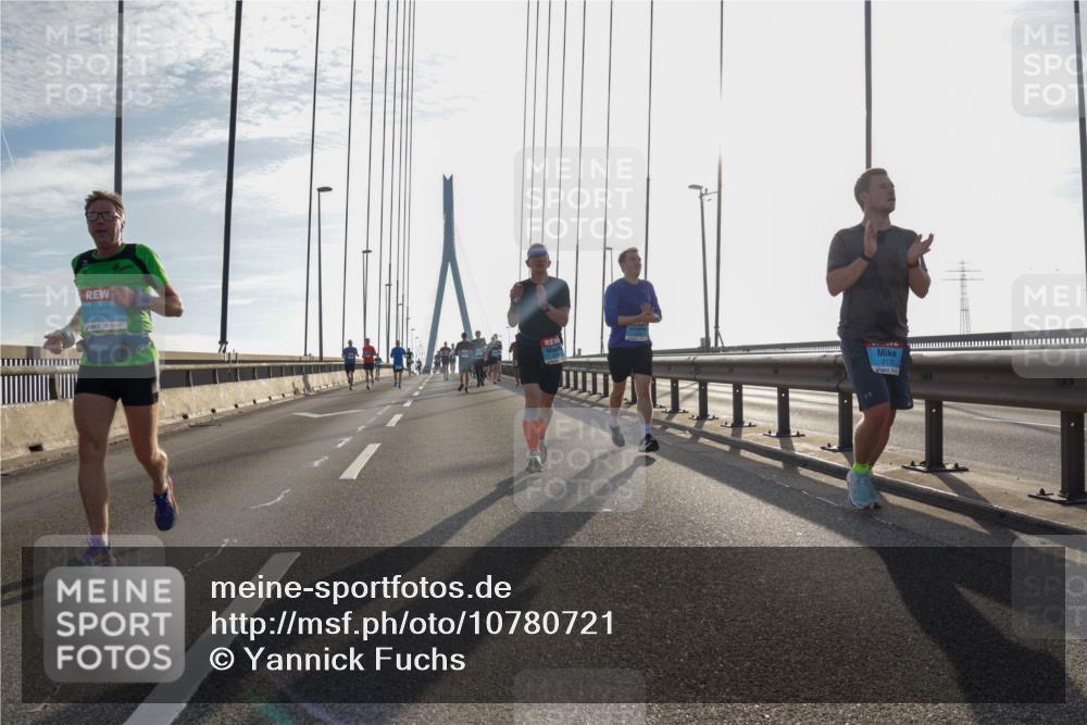 03.10.2026 - Köhlbrandbrückenlauf Yannick Fuchs http://msf.ph/oto/10780721 03.10.2026 09:26:31 Position 1 3900, 2173 meine-sportfotos.de