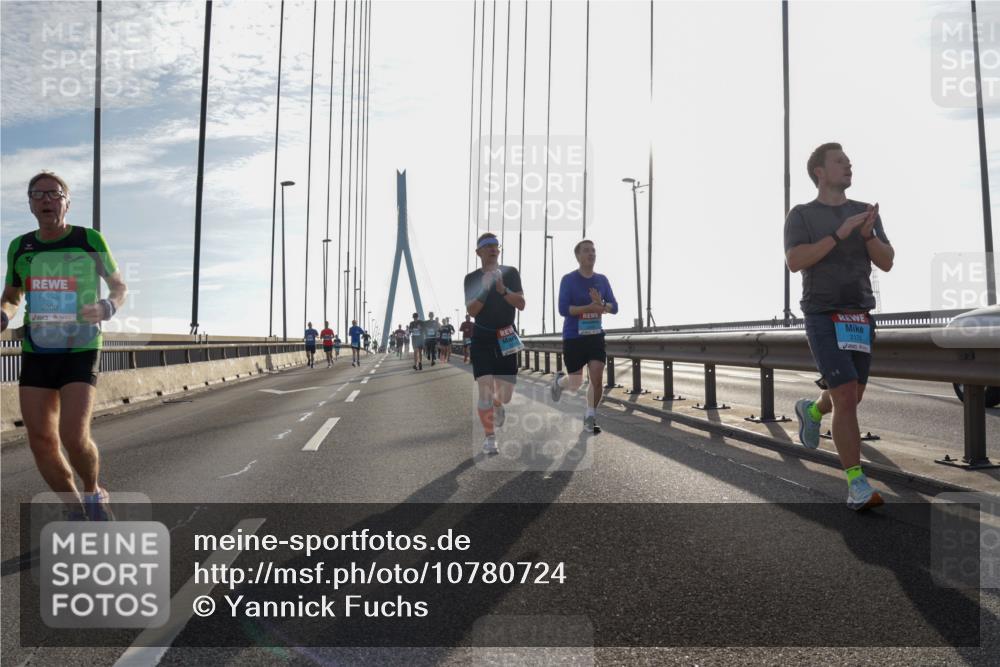 03.10.2026 - Köhlbrandbrückenlauf Yannick Fuchs http://msf.ph/oto/10780724 03.10.2026 09:26:31 Position 1 3900, 2173 meine-sportfotos.de
