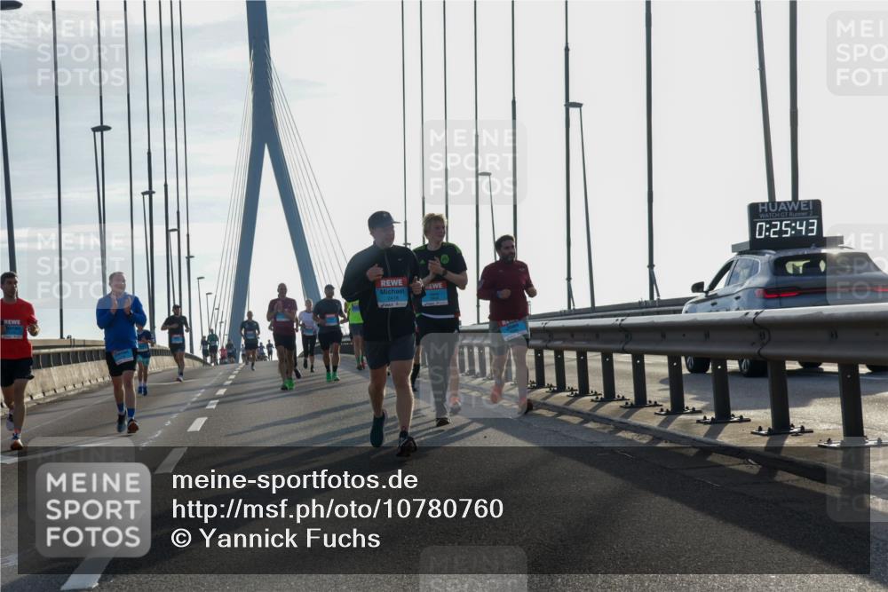 03.10.2026 - Köhlbrandbrückenlauf Yannick Fuchs http://msf.ph/oto/10780760 03.10.2026 09:26:35 Position 1 2418, 2, 0, 25, 43 meine-sportfotos.de