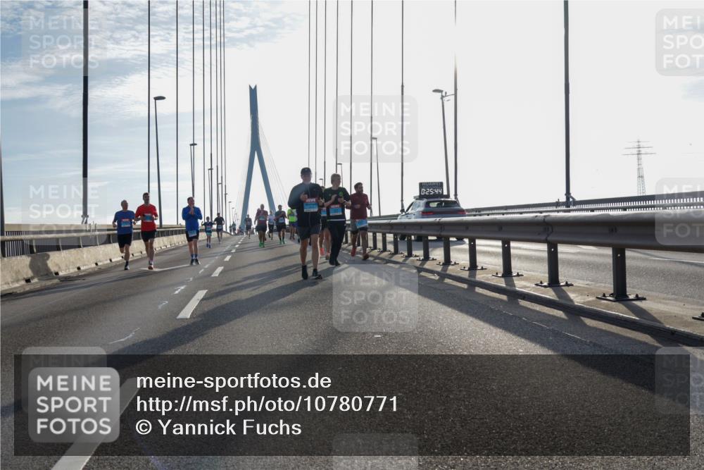 03.10.2026 - Köhlbrandbrückenlauf Yannick Fuchs http://msf.ph/oto/10780771 03.10.2026 09:26:36 Position 1 0, 25, 44 meine-sportfotos.de