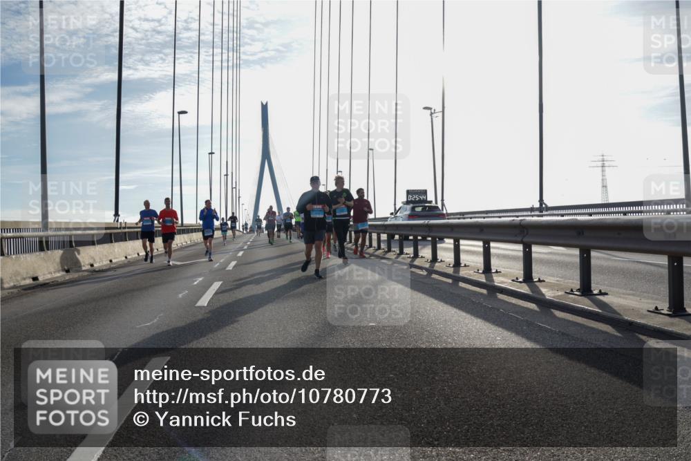 03.10.2026 - Köhlbrandbrückenlauf Yannick Fuchs http://msf.ph/oto/10780773 03.10.2026 09:26:36 Position 1 0, 25, 44 meine-sportfotos.de