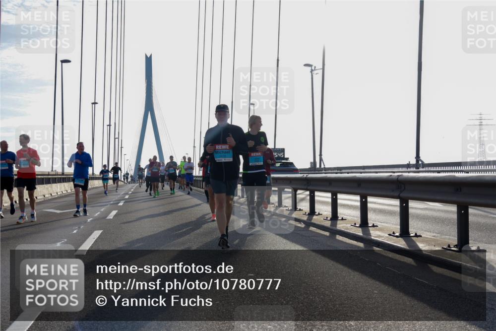 03.10.2026 - Köhlbrandbrückenlauf Yannick Fuchs http://msf.ph/oto/10780777 03.10.2026 09:26:37 Position 1 2418, 15, 45 meine-sportfotos.de