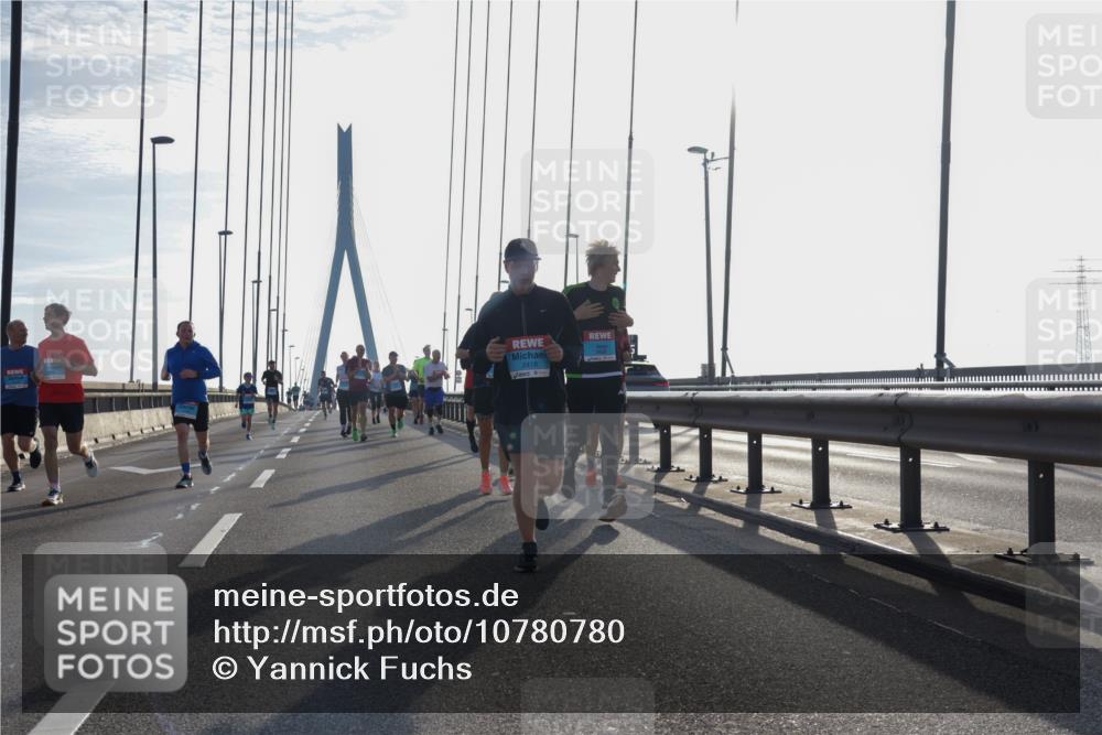 03.10.2026 - Köhlbrandbrückenlauf Yannick Fuchs http://msf.ph/oto/10780780 03.10.2026 09:26:37 Position 1 2418 meine-sportfotos.de