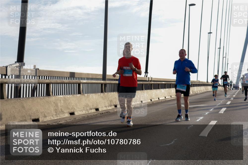 03.10.2026 - Köhlbrandbrückenlauf Yannick Fuchs http://msf.ph/oto/10780786 03.10.2026 09:26:38 Position 1 1108, 1770 meine-sportfotos.de