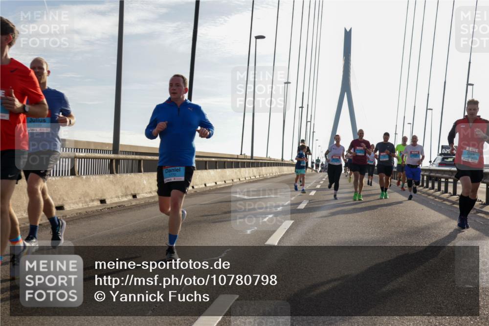 03.10.2026 - Köhlbrandbrückenlauf Yannick Fuchs http://msf.ph/oto/10780798 03.10.2026 09:26:39 Position 1 1109, 1770, 0, 29 meine-sportfotos.de