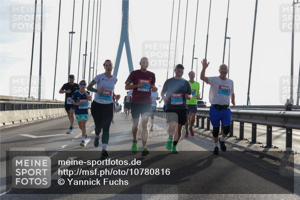 03.10.2026 - Köhlbrandbrückenlauf Yannick Fuchs http://msf.ph/oto/10780816 03.10.2026 09:26:41 Position 1 1722, 2227, 1454 meine-sportfotos.de