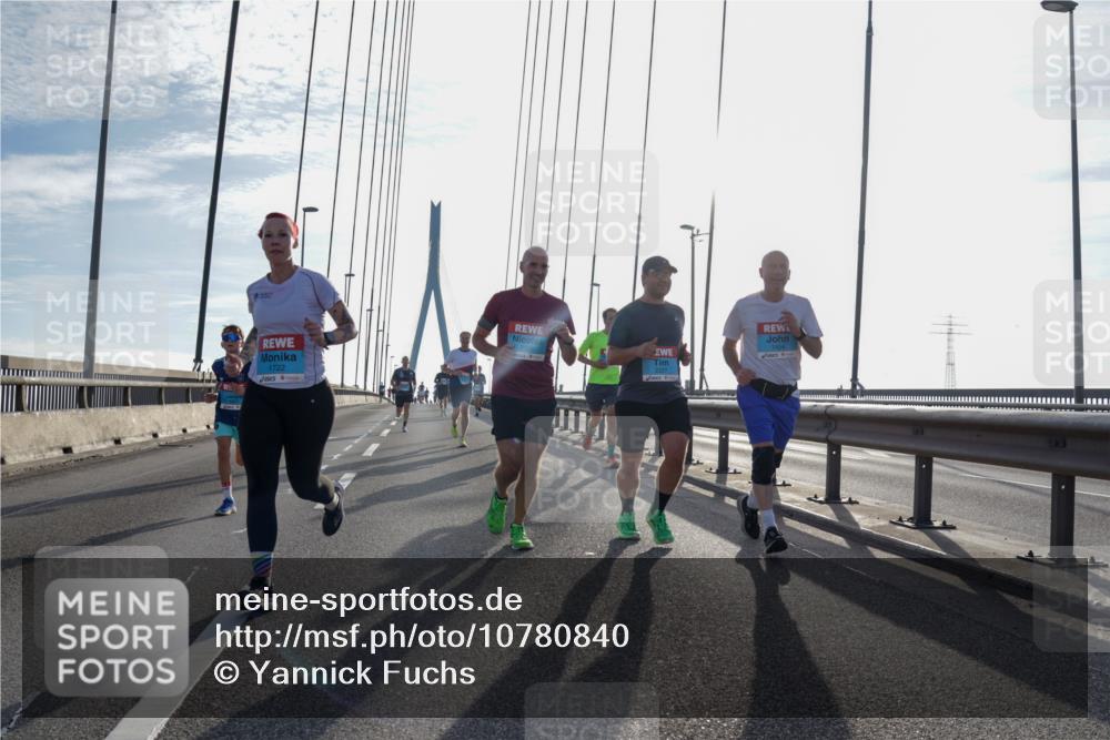 03.10.2026 - Köhlbrandbrückenlauf Yannick Fuchs http://msf.ph/oto/10780840 03.10.2026 09:26:43 Position 1 1722 meine-sportfotos.de
