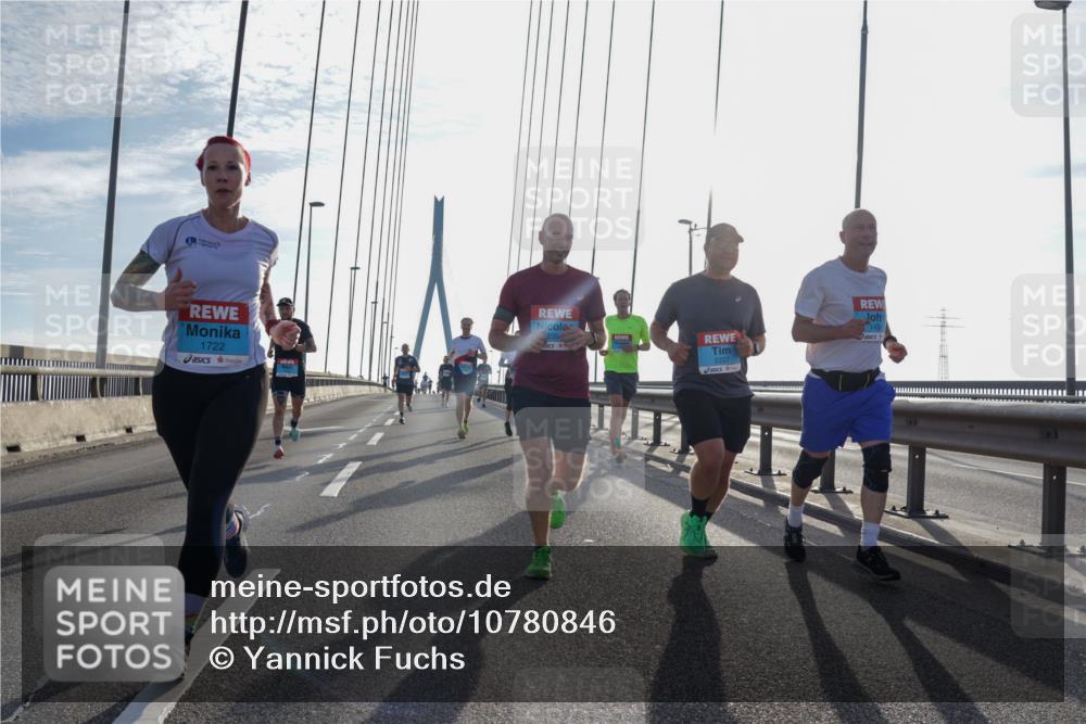 03.10.2026 - Köhlbrandbrückenlauf Yannick Fuchs http://msf.ph/oto/10780846 03.10.2026 09:26:43 Position 1 1722, 2227, 145 meine-sportfotos.de