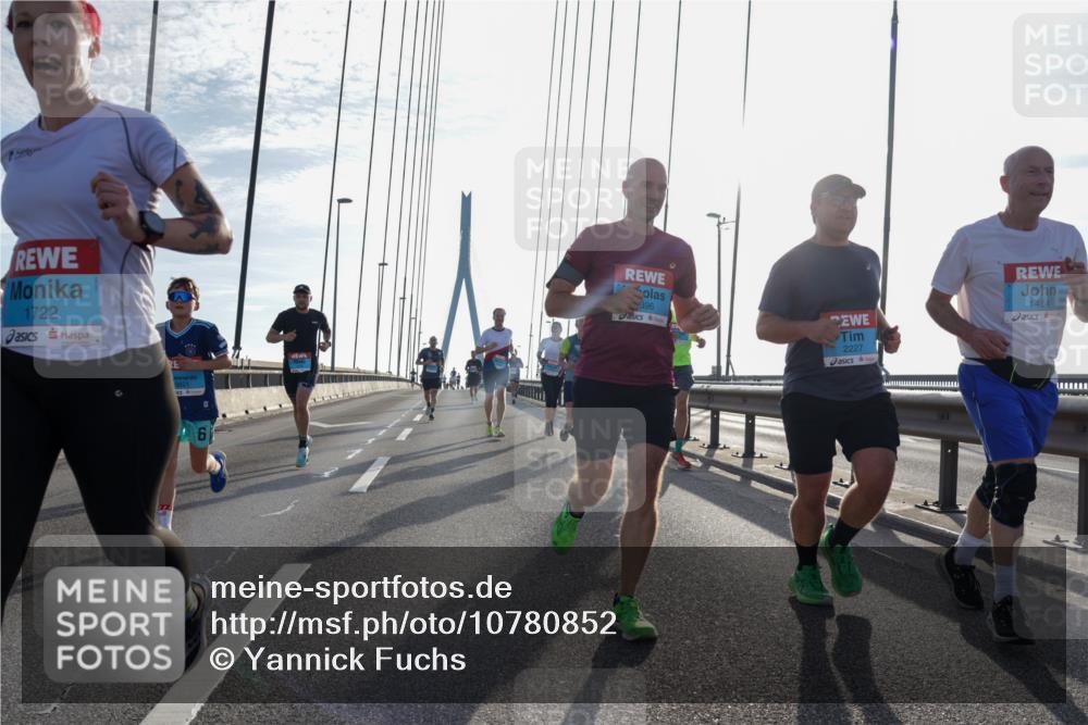 03.10.2026 - Köhlbrandbrückenlauf Yannick Fuchs http://msf.ph/oto/10780852 03.10.2026 09:26:44 Position 1 1722, 6, 396, 2227, 1454 meine-sportfotos.de