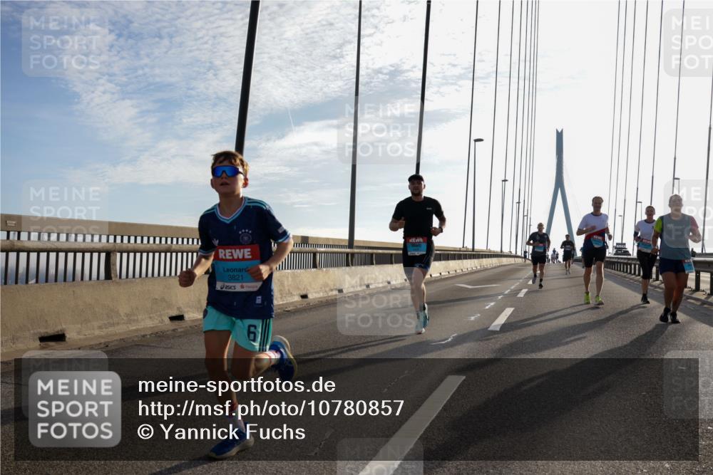 03.10.2026 - Köhlbrandbrückenlauf Yannick Fuchs http://msf.ph/oto/10780857 03.10.2026 09:26:45 Position 1 3821, 6 meine-sportfotos.de