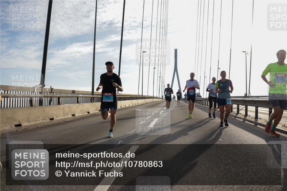03.10.2026 - Köhlbrandbrückenlauf Yannick Fuchs http://msf.ph/oto/10780863 03.10.2026 09:26:45 Position 1  meine-sportfotos.de