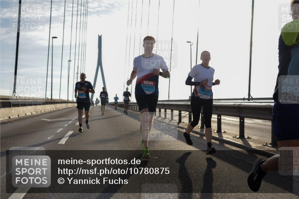 03.10.2026 - Köhlbrandbrückenlauf Yannick Fuchs http://msf.ph/oto/10780875 03.10.2026 09:26:46 Position 1 1618, 1620 meine-sportfotos.de