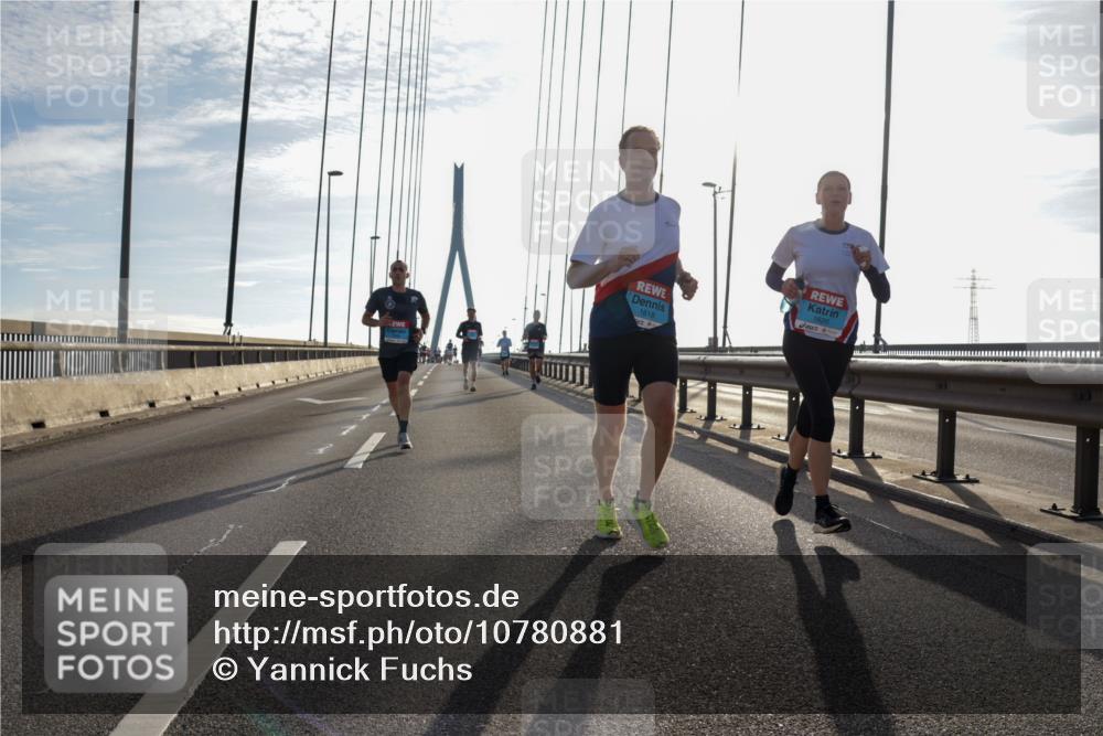 03.10.2026 - Köhlbrandbrückenlauf Yannick Fuchs http://msf.ph/oto/10780881 03.10.2026 09:26:47 Position 1 1618, 1620 meine-sportfotos.de