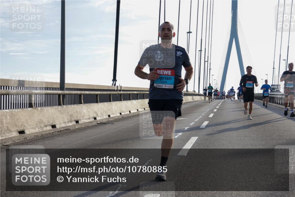 03.10.2026 - Köhlbrandbrückenlauf Yannick Fuchs http://msf.ph/oto/10780885 03.10.2026 09:26:48 Position 1 1049, 0, 25, 56 meine-sportfotos.de
