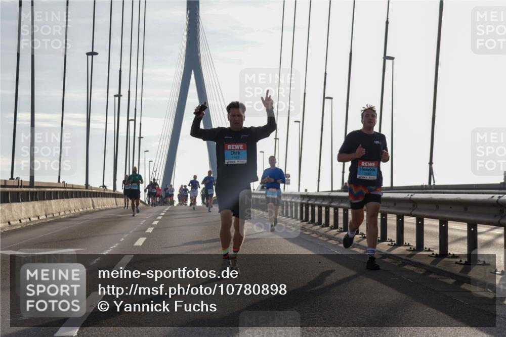 03.10.2026 - Köhlbrandbrückenlauf Yannick Fuchs http://msf.ph/oto/10780898 03.10.2026 09:26:49 Position 1 1462, 1647 meine-sportfotos.de