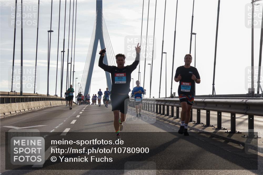 03.10.2026 - Köhlbrandbrückenlauf Yannick Fuchs http://msf.ph/oto/10780900 03.10.2026 09:26:49 Position 1 1462, 1647 meine-sportfotos.de