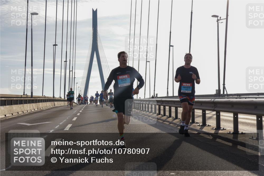 03.10.2026 - Köhlbrandbrückenlauf Yannick Fuchs http://msf.ph/oto/10780907 03.10.2026 09:26:50 Position 1 1462, 1647 meine-sportfotos.de
