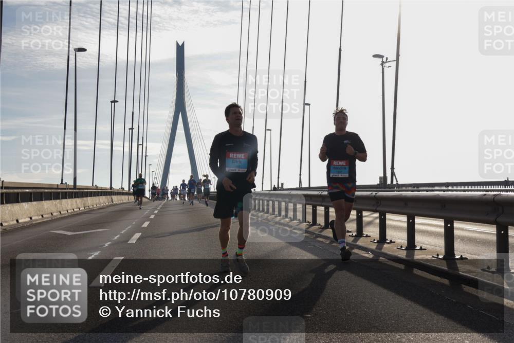03.10.2026 - Köhlbrandbrückenlauf Yannick Fuchs http://msf.ph/oto/10780909 03.10.2026 09:26:50 Position 1 1462, 1647 meine-sportfotos.de