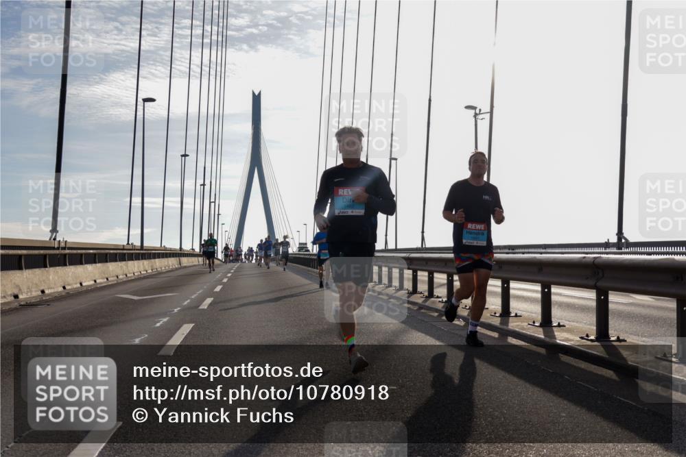 03.10.2026 - Köhlbrandbrückenlauf Yannick Fuchs http://msf.ph/oto/10780918 03.10.2026 09:26:51 Position 1 1462 meine-sportfotos.de