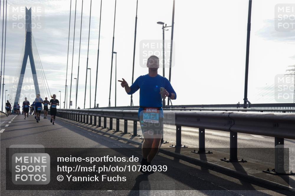 03.10.2026 - Köhlbrandbrückenlauf Yannick Fuchs http://msf.ph/oto/10780939 03.10.2026 09:26:54 Position 1 1089 meine-sportfotos.de