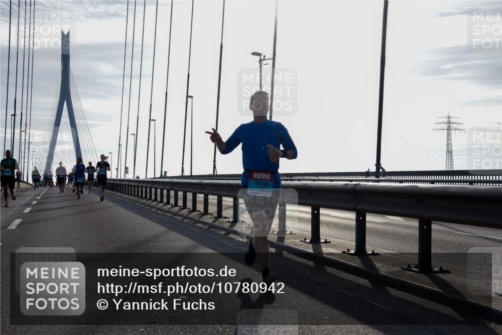 03.10.2026 - Köhlbrandbrückenlauf Yannick Fuchs http://msf.ph/oto/10780942 03.10.2026 09:26:54 Position 1 1089 meine-sportfotos.de